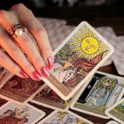 Foto reading met tarotkaartlezer Lara