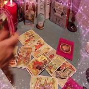 tarotkaartlezer Nour - beschikbaar